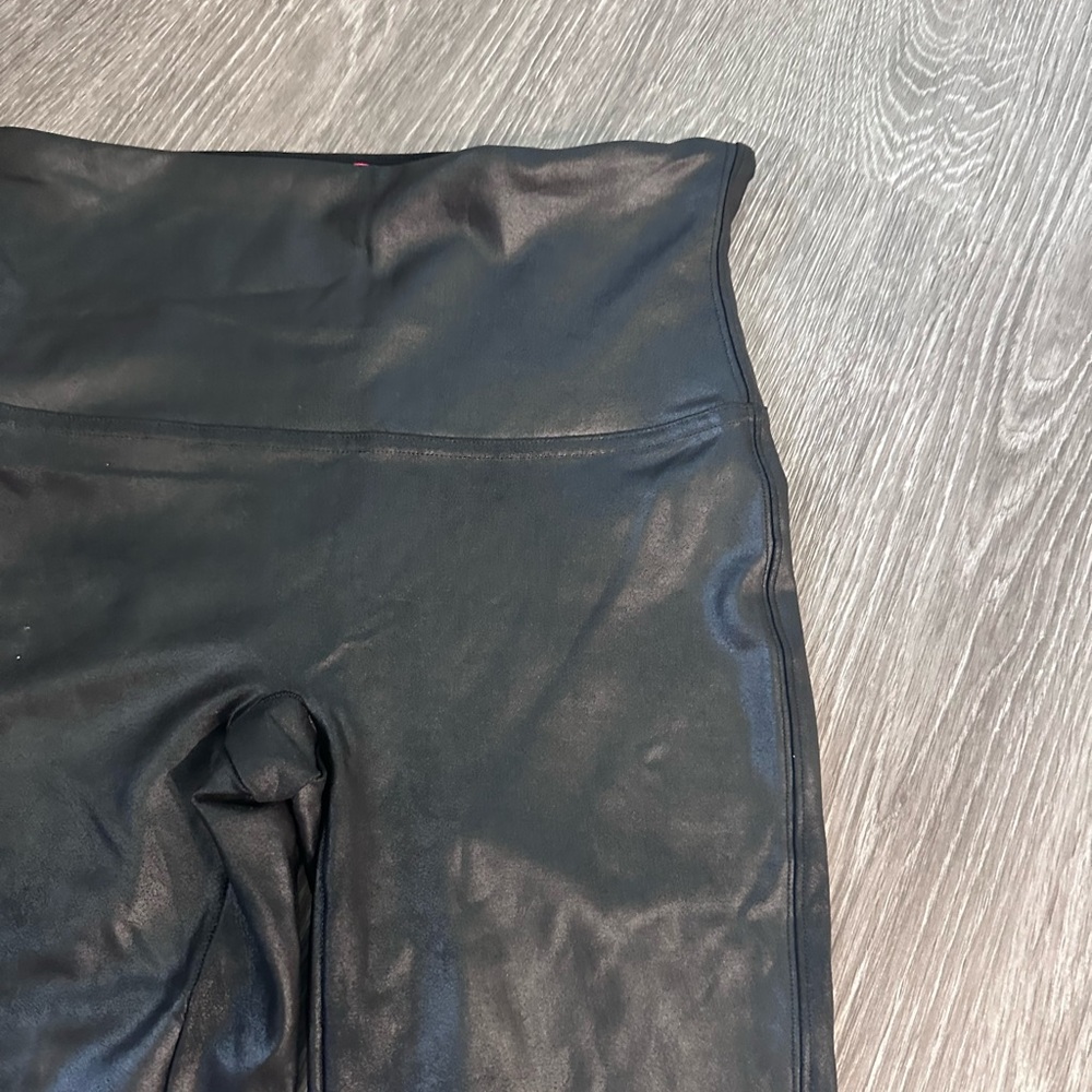 SPANX faux leather leggings - Picture 5 of 5